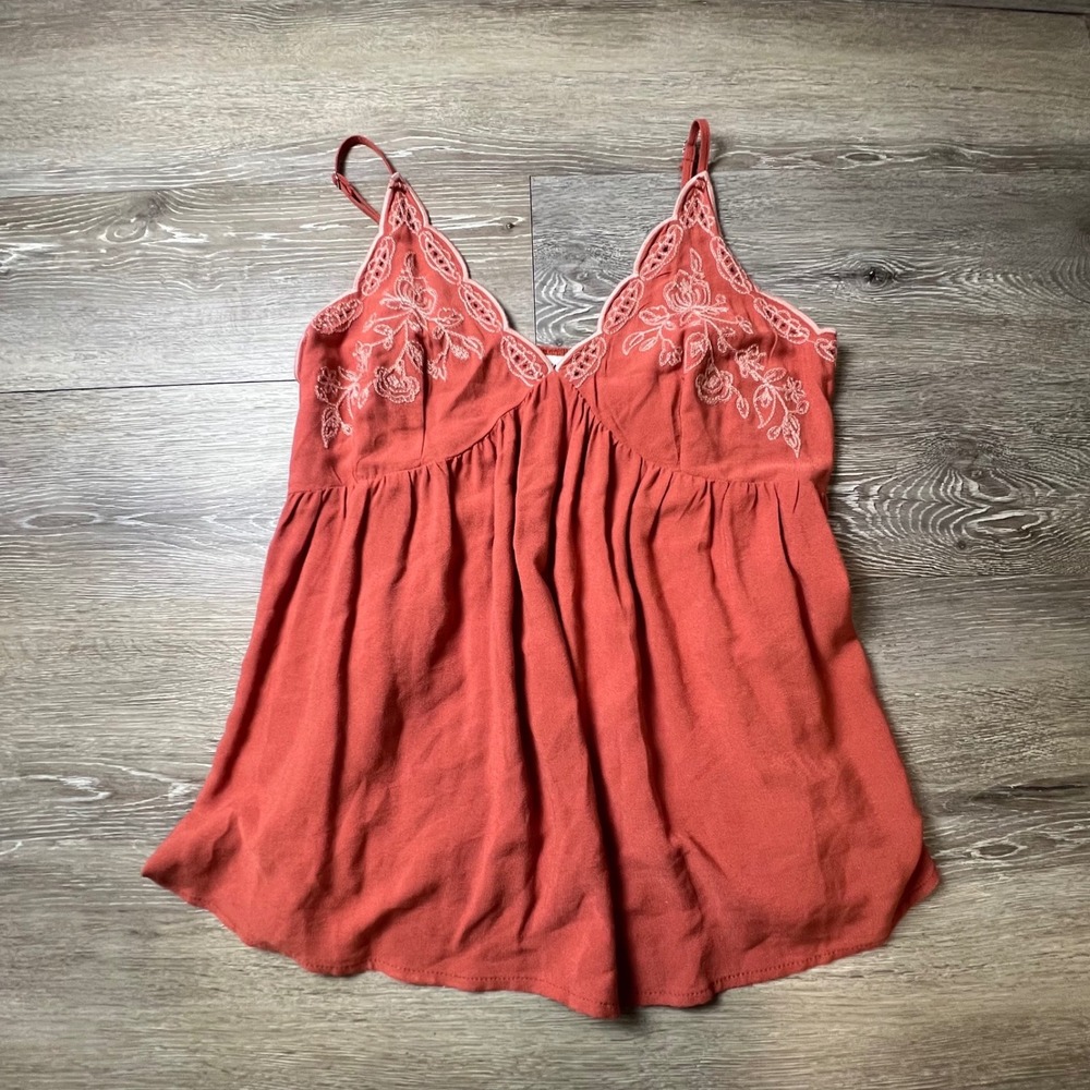 Love On A Hanger Camisole Women S Rust Floral Embroidered Smocked Babydoll Top
